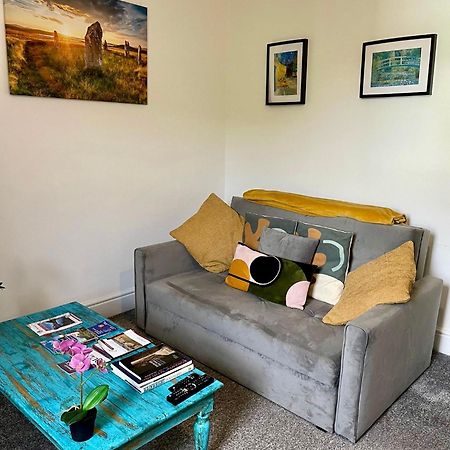 Cosy Authentic Flat In The Heart Of غالاشيلز المظهر الخارجي الصورة